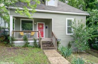 320 S Oak St - Photo 1 of 1