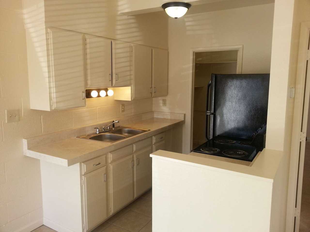3388 Smith Dr - Photo 3 of 5