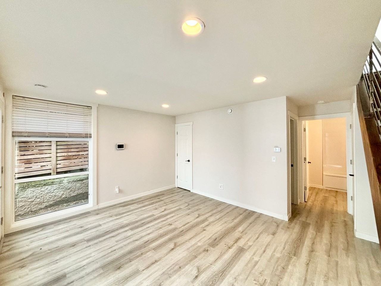 6525B 4th Ave Ne - Photo 4 of 22