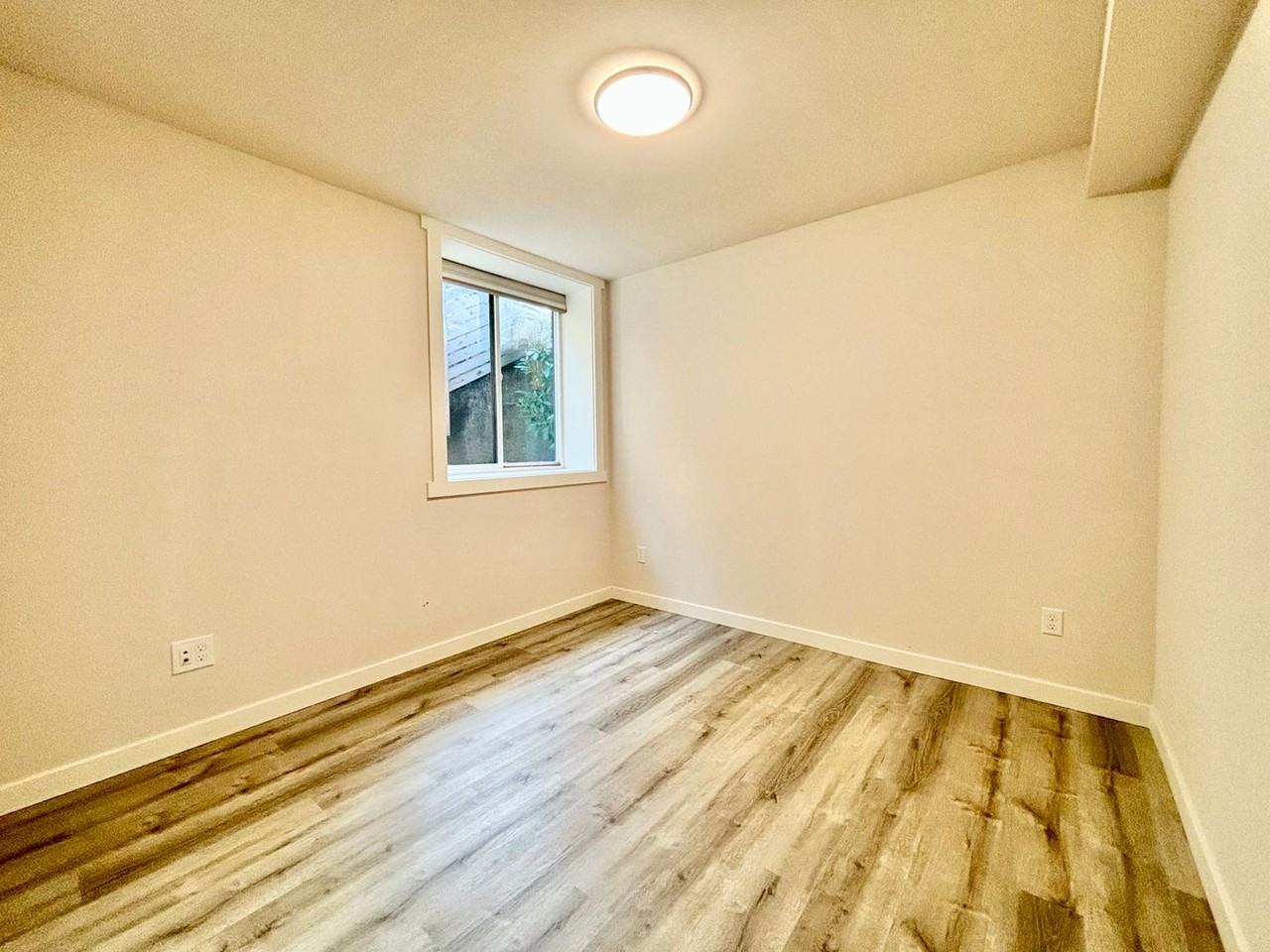 6525B 4th Ave Ne - Photo 5 of 22