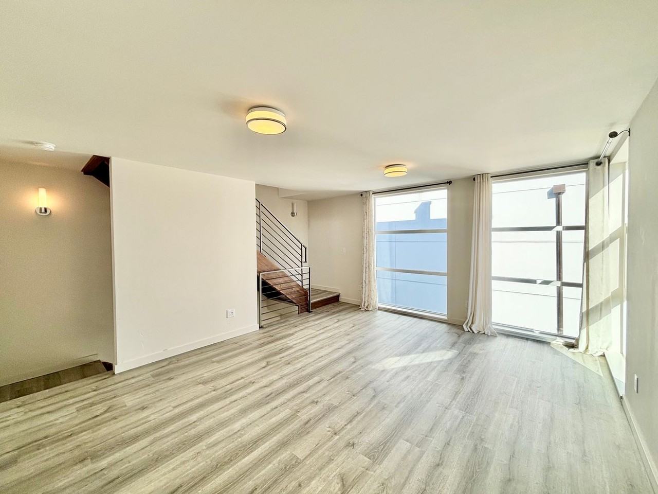 6525B 4th Ave Ne - Photo 7 of 22