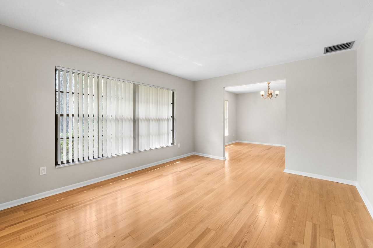 3106 Nw 38th St - Photo 6 of 42