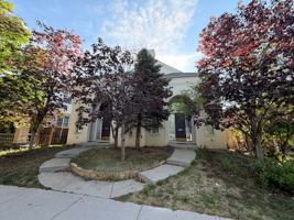 featured image of 225 S Monroe St
