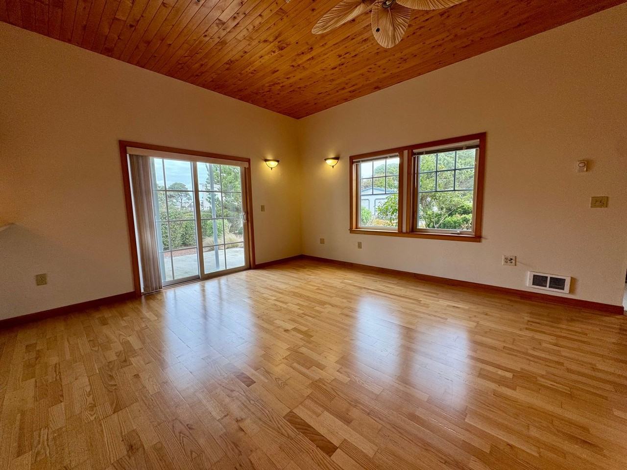 1311 Village Loop - Photo 3 of 23