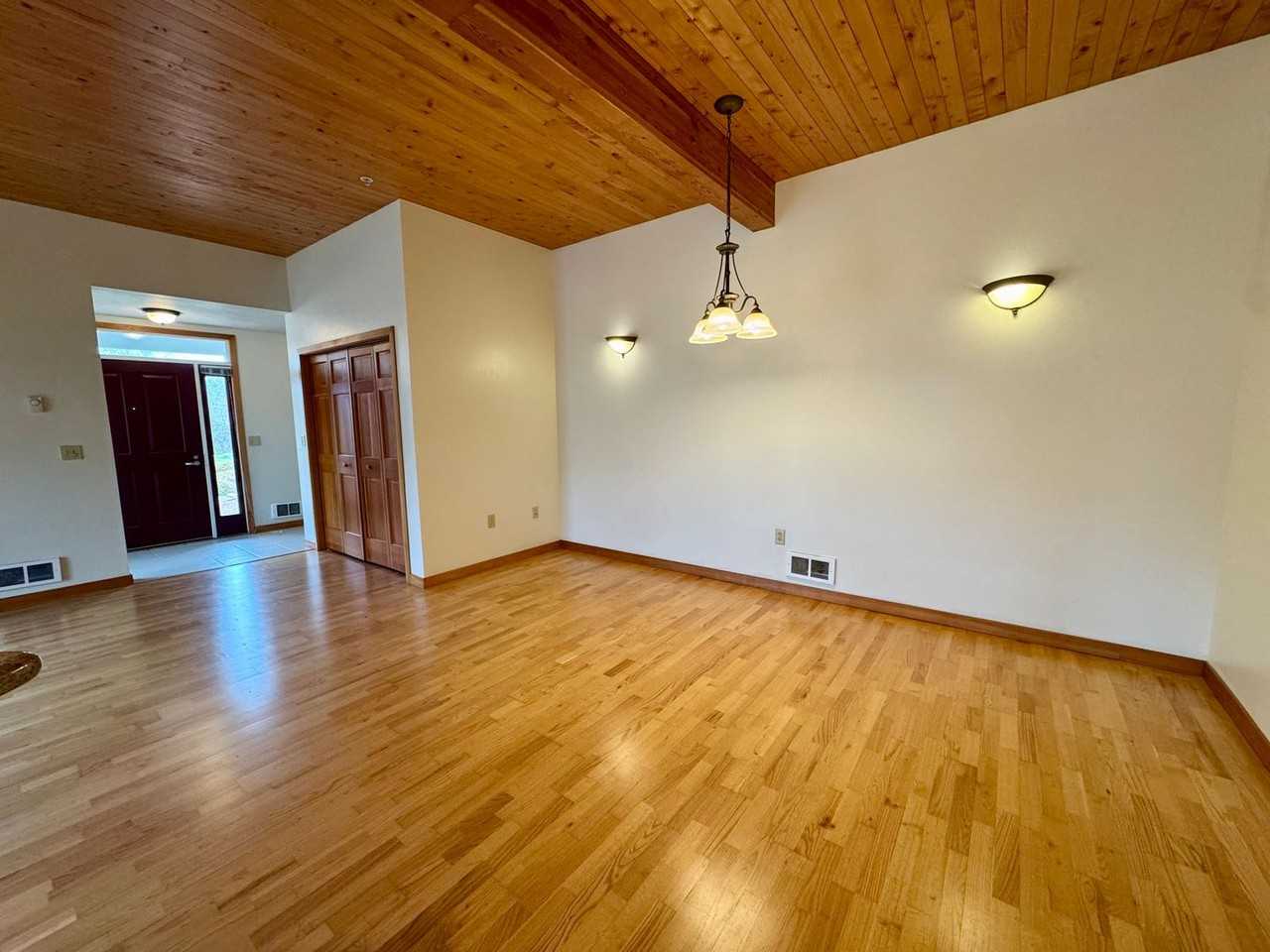 1311 Village Loop - Photo 5 of 23