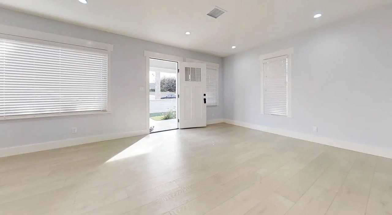 721 W Almond Ave - Photo 2 of 11