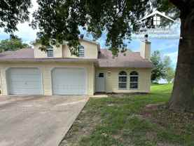 2717 Mayflower Dr - Photo 1 of 1