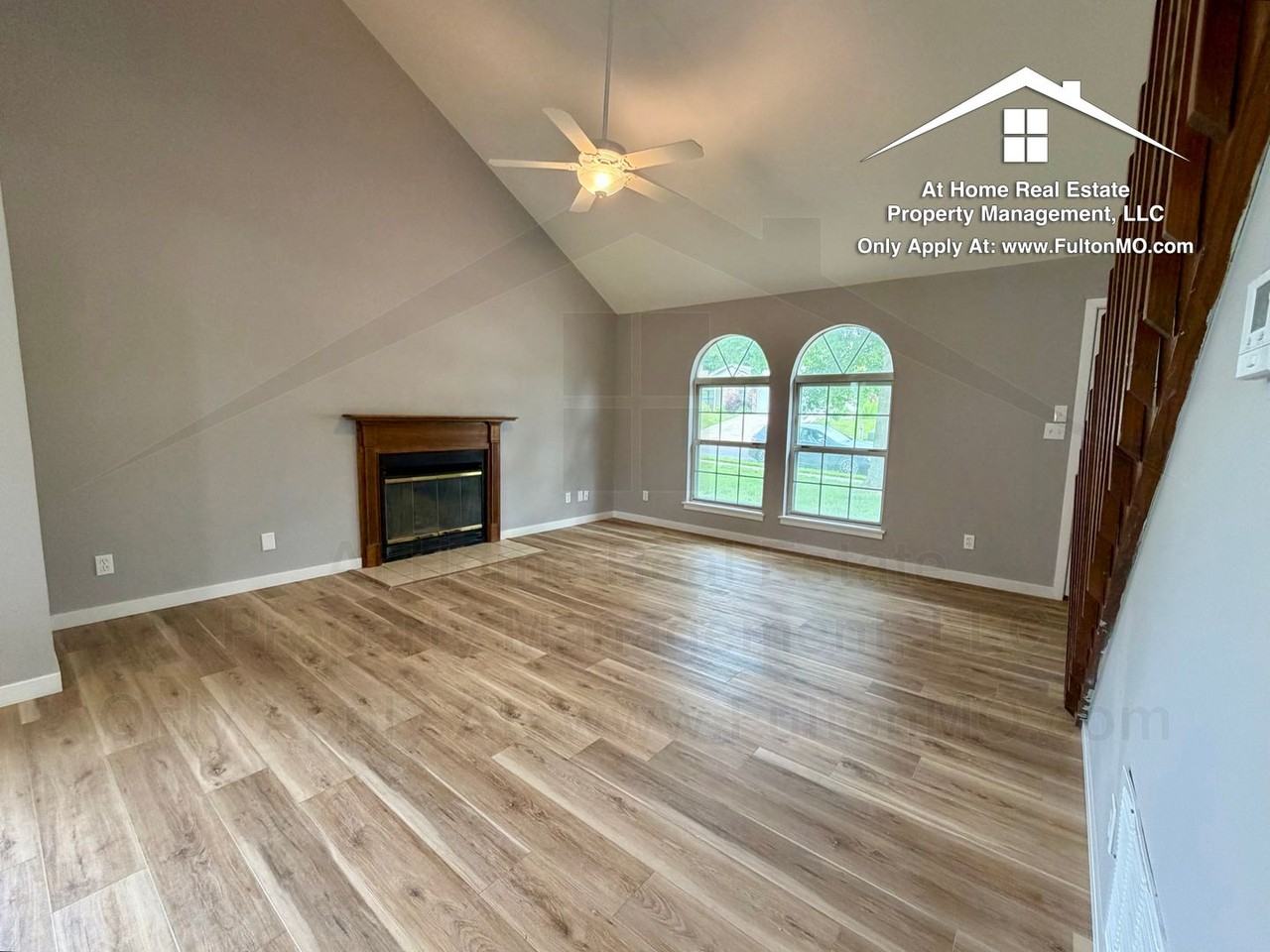2717 Mayflower Dr - Photo 3 of 39