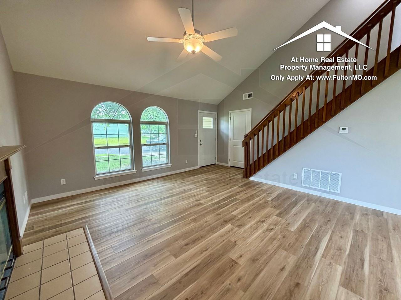 2717 Mayflower Dr - Photo 4 of 39