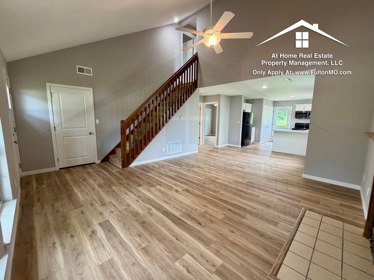 2717 Mayflower Dr - Photo 5 of 39