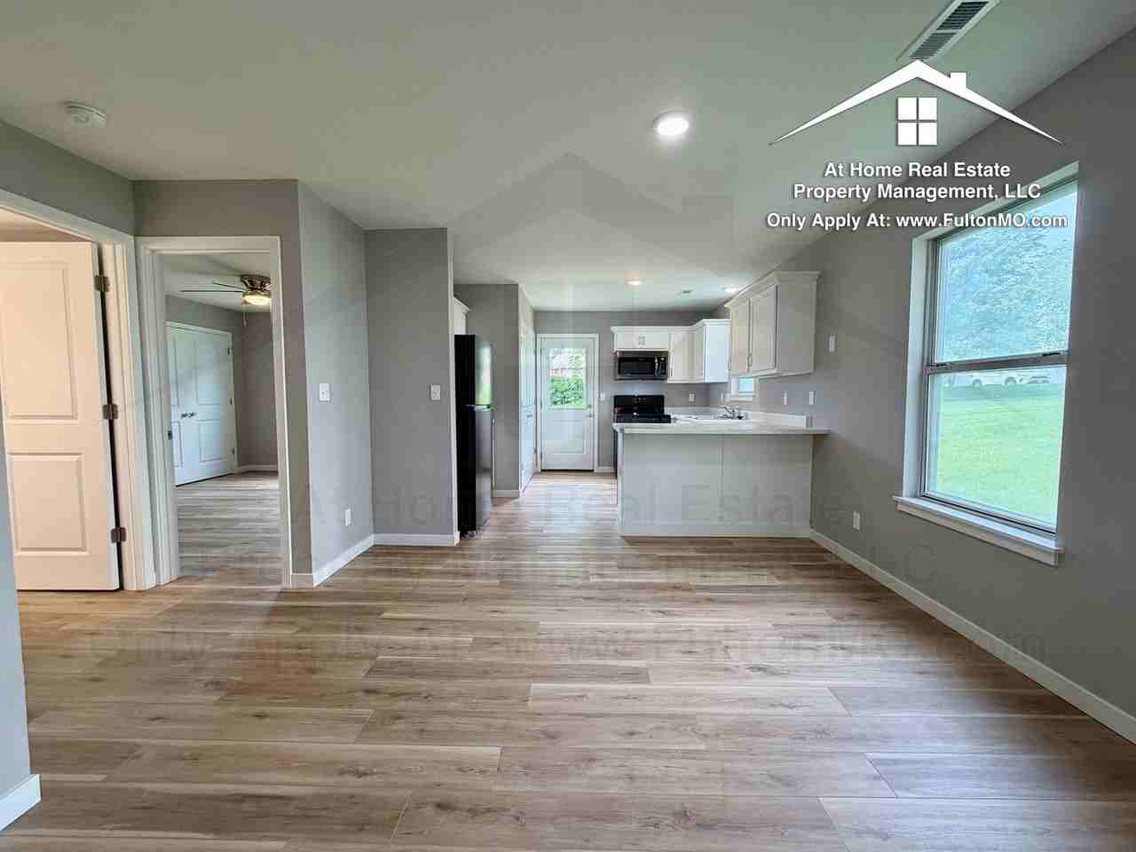 2717 Mayflower Dr - Photo 6 of 39