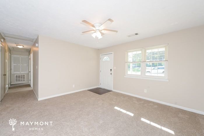 288 Morris Dr Se - Photo 4 of 13