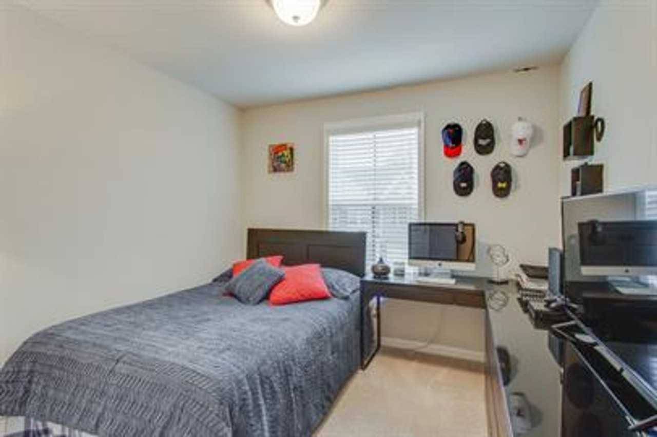 3240 Brookberry Ln - Photo 3 of 19