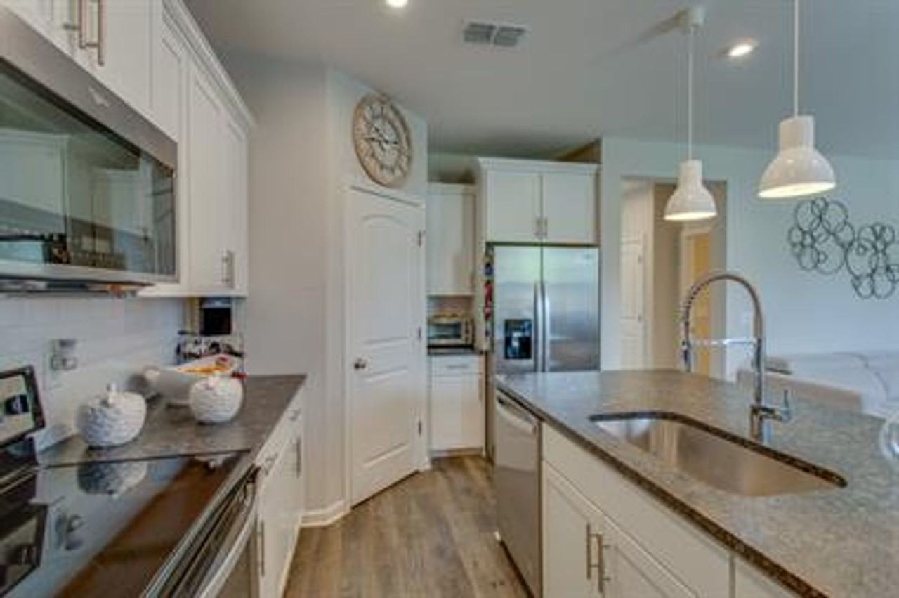3240 Brookberry Ln - Photo 5 of 19