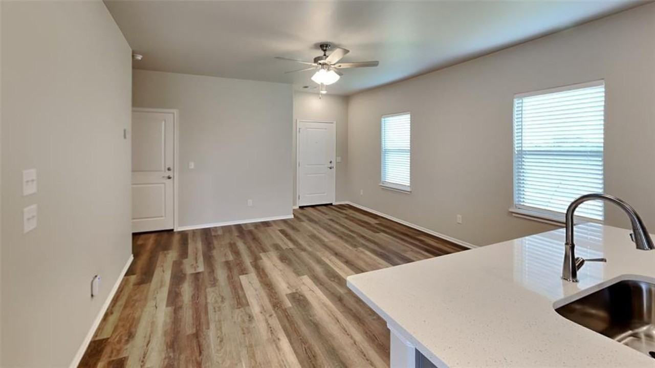 12505 Florence Ln - Photo 6 of 21