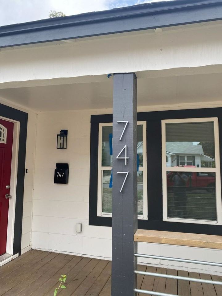 747 Bailey Ave - Photo 2 of 23
