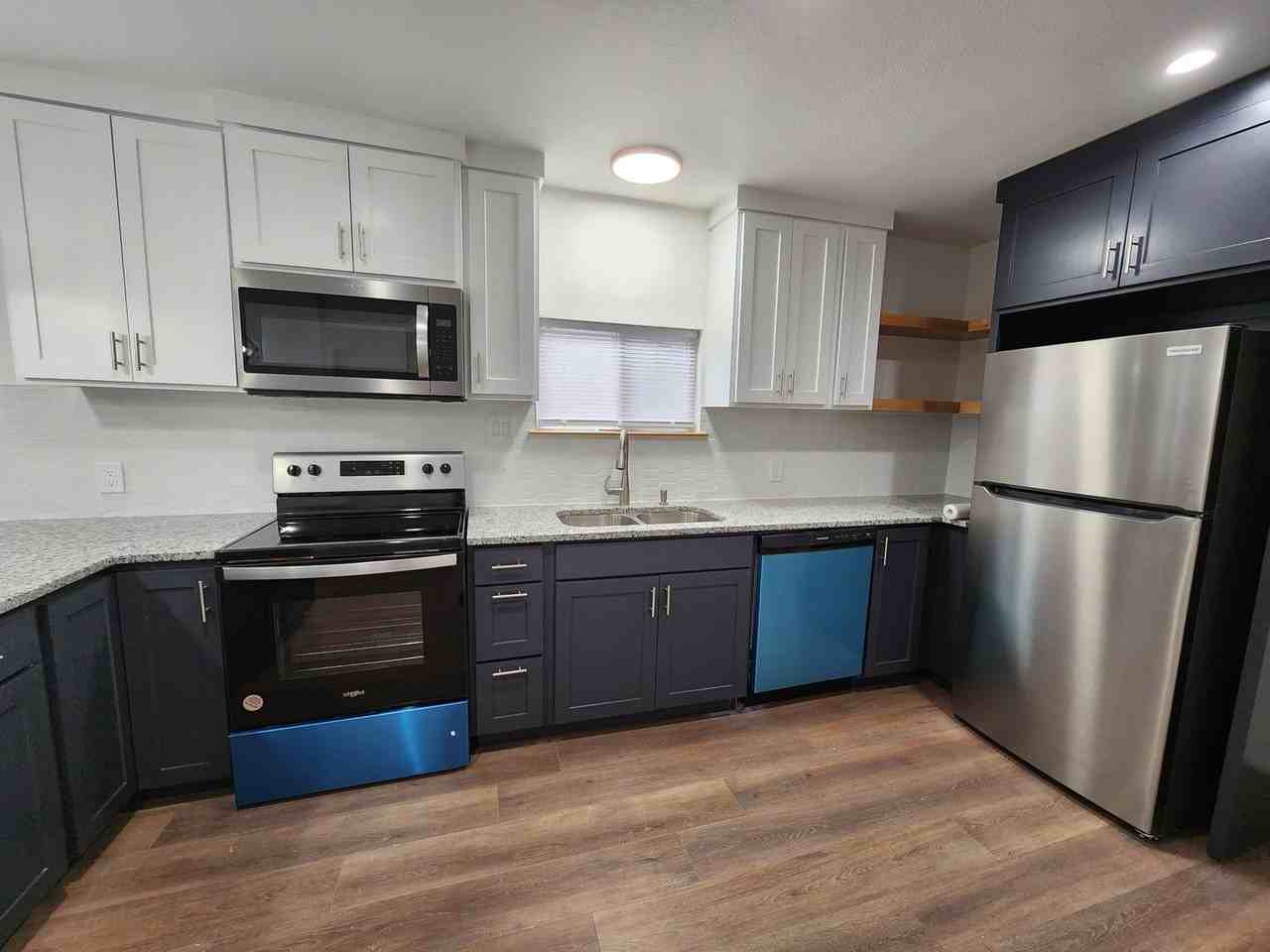747 Bailey Ave - Photo 4 of 23