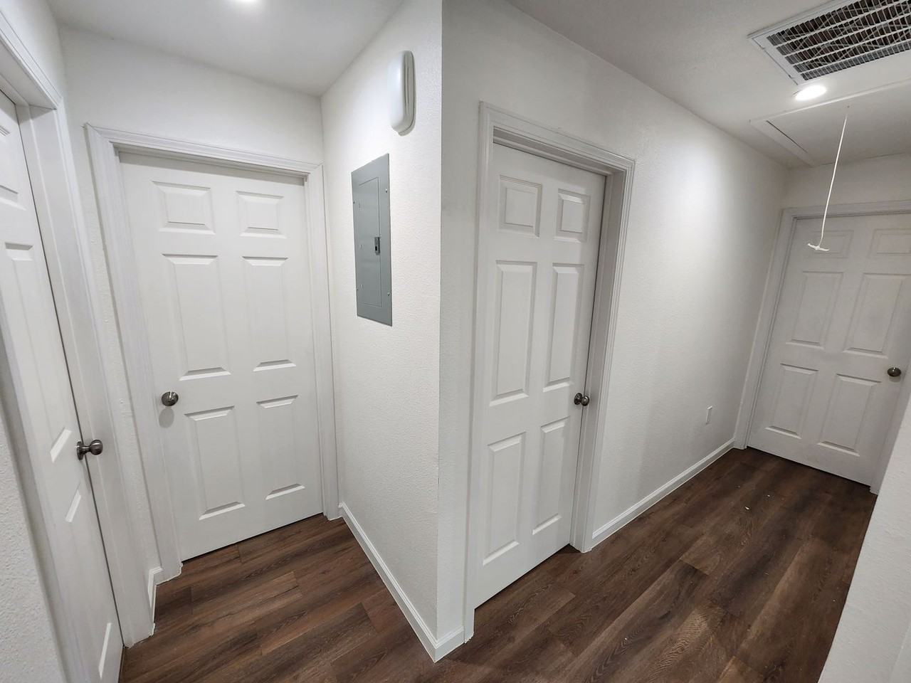 747 Bailey Ave - Photo 6 of 23