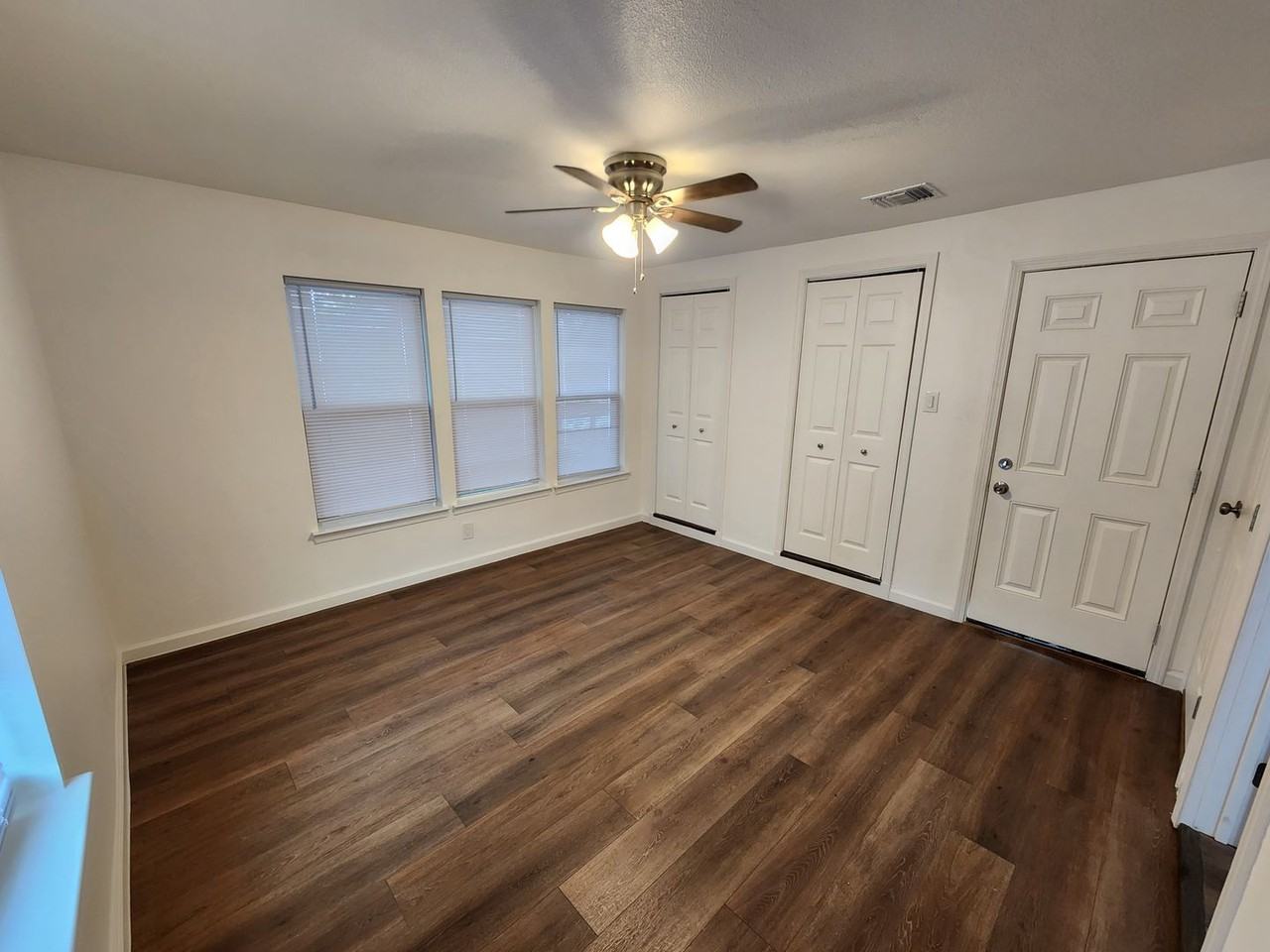 747 Bailey Ave - Photo 7 of 23