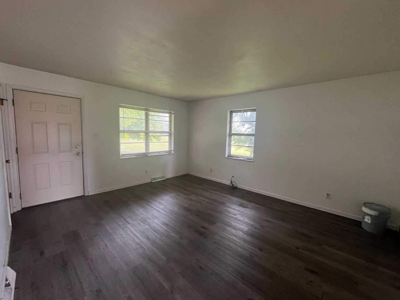 1308 Virginia Ave - Photo 3 of 10