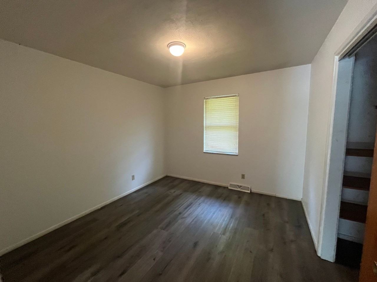 1308 Virginia Ave - Photo 4 of 10