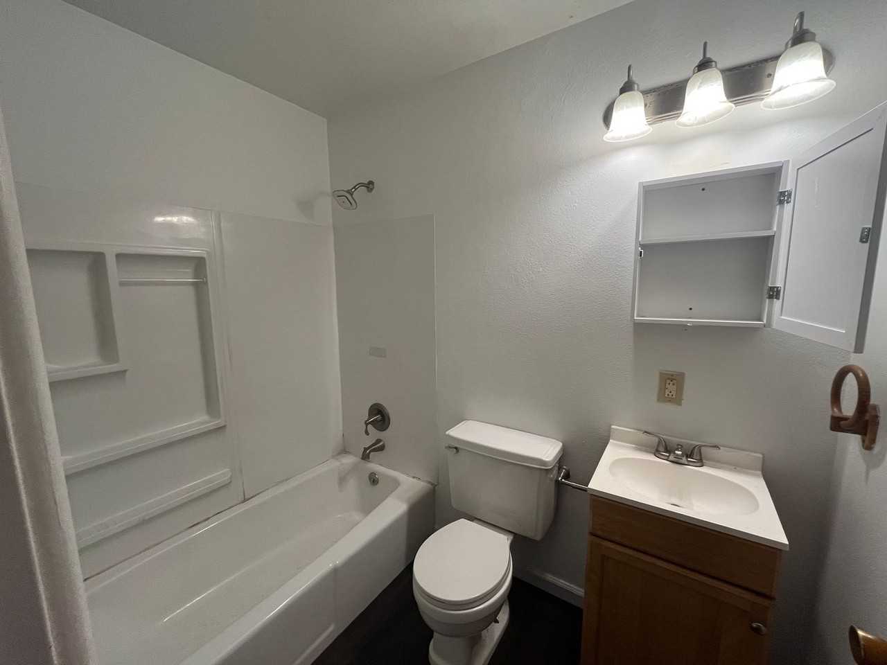 1308 Virginia Ave - Photo 5 of 10