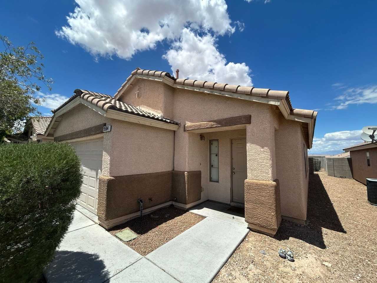 9584 Bandera Creek Ave - Photo 2 of 8
