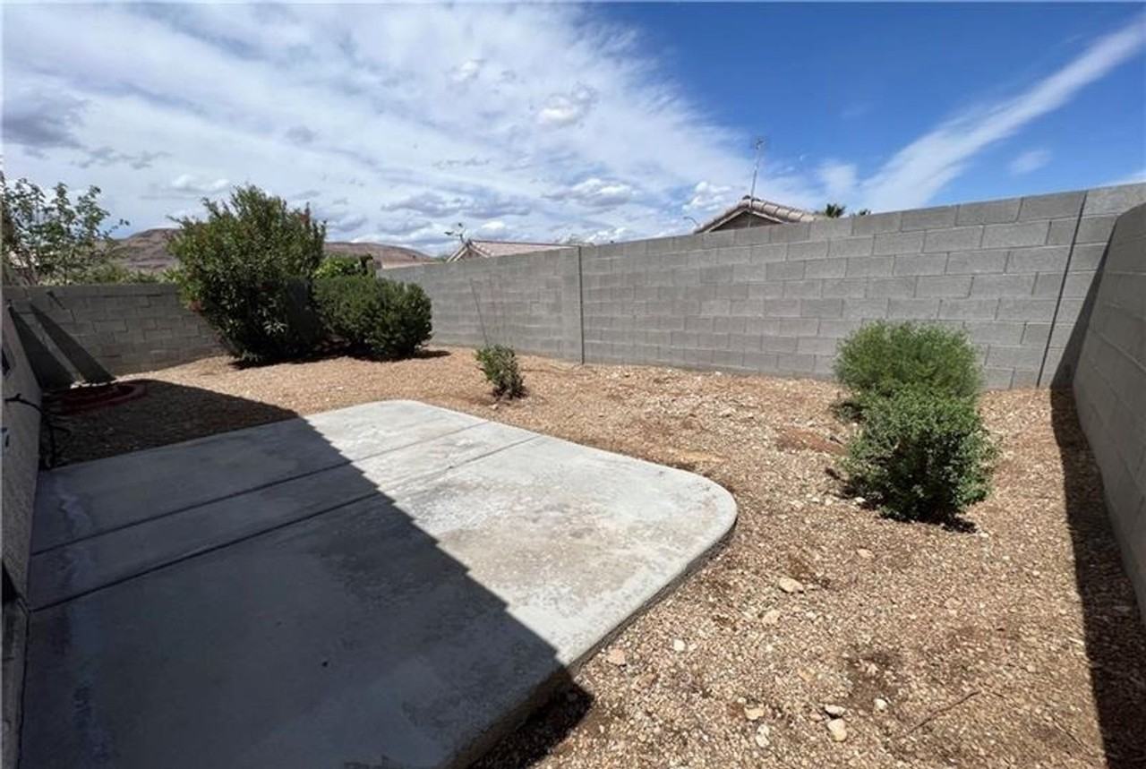 9584 Bandera Creek Ave - Photo 3 of 8