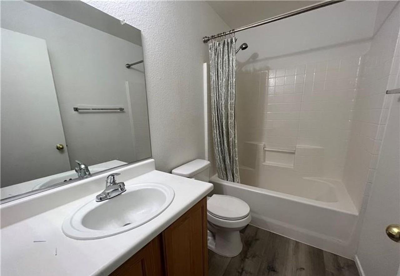 9584 Bandera Creek Ave - Photo 6 of 8