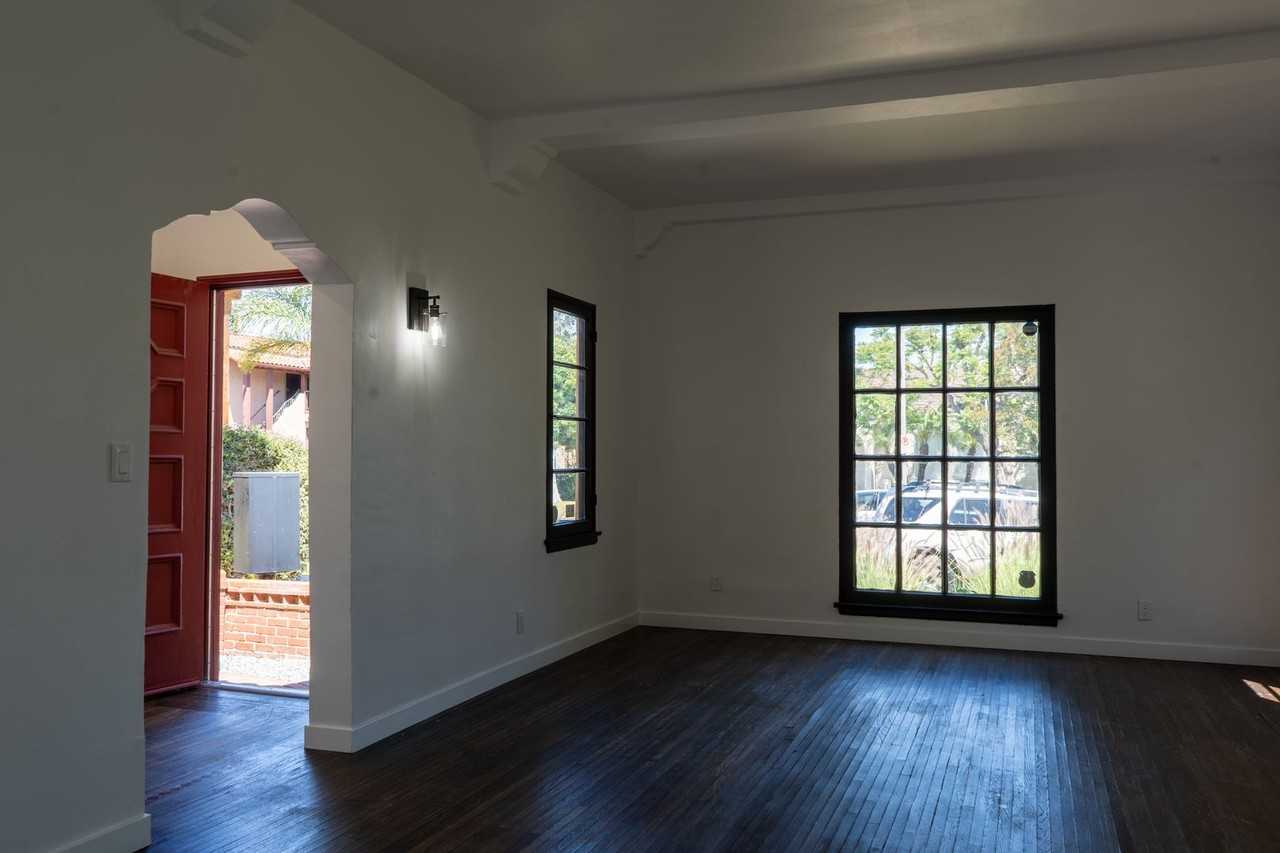 1521 S Stanley Ave - Photo 6 of 27