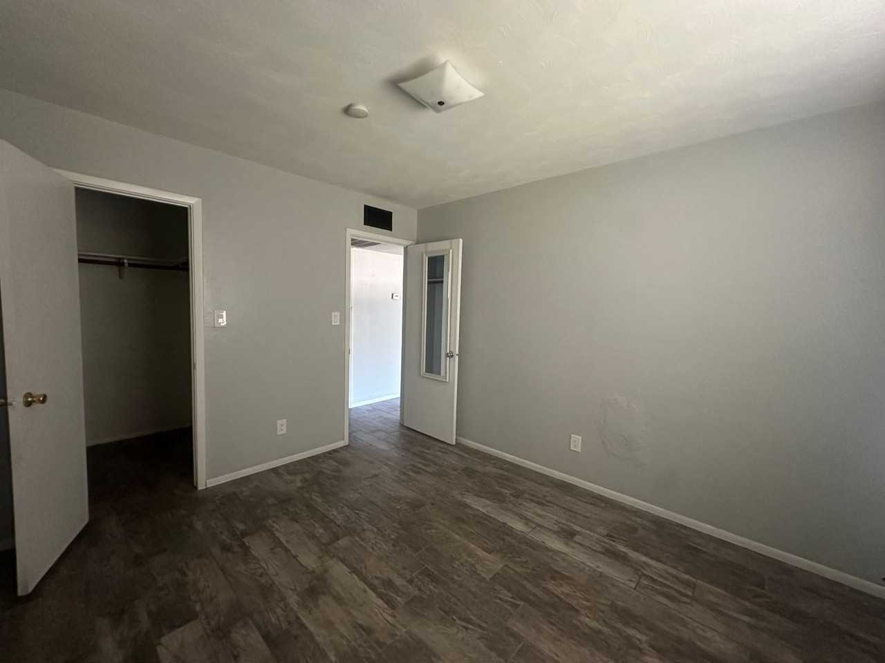 2504 N 52nd St #1 - Photo 6 of 14