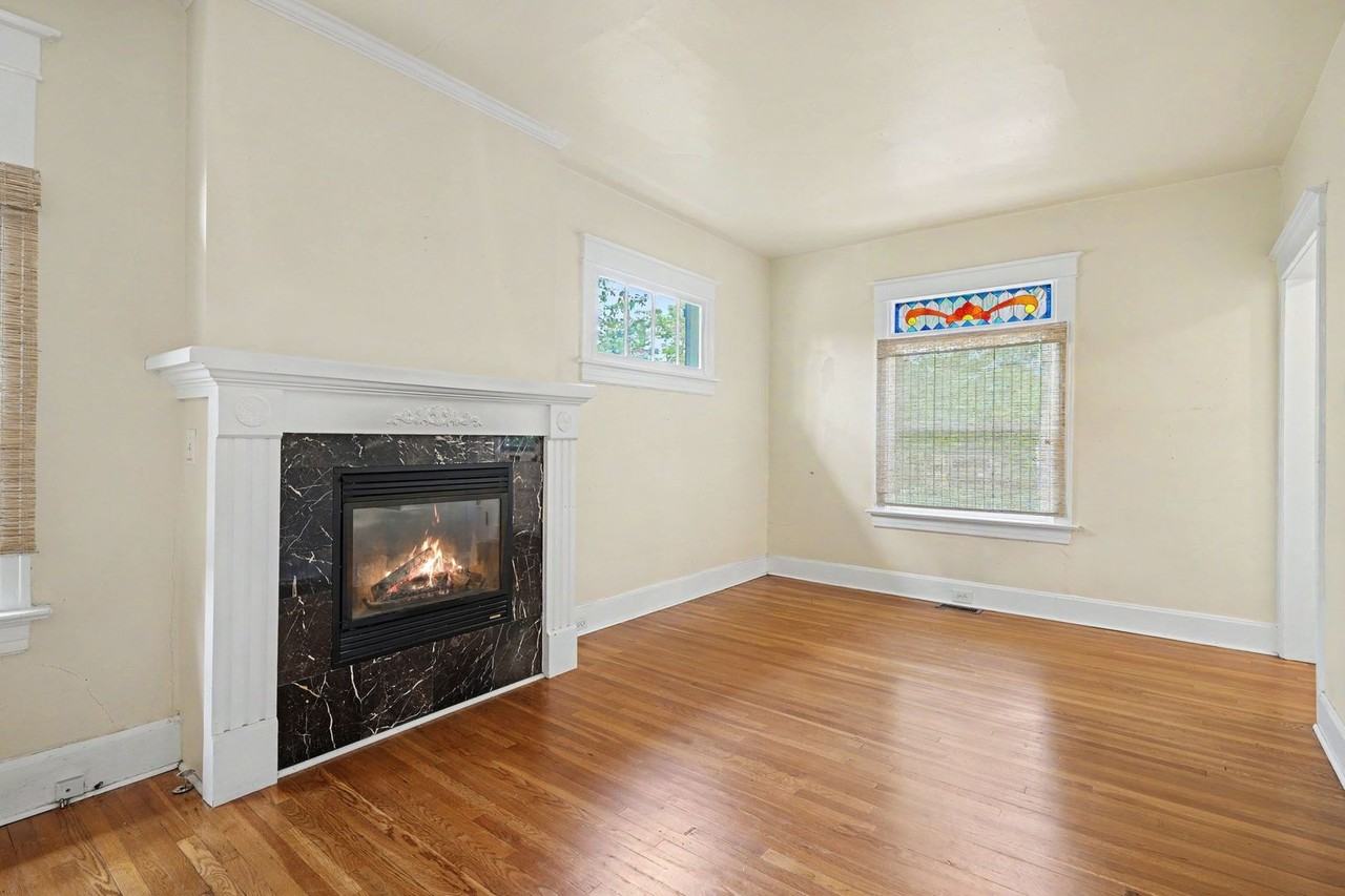 2948 S Cherokee St - Photo 6 of 32