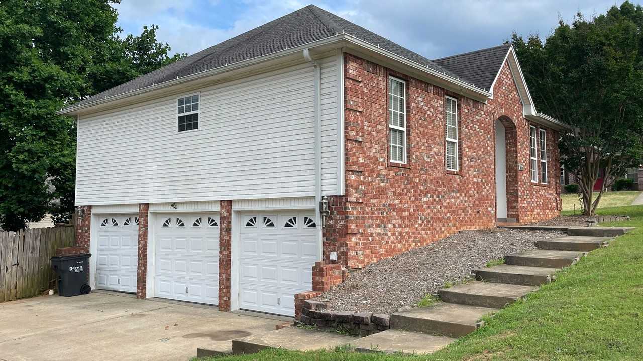 13823 Harold Dr - Photo 2 of 21