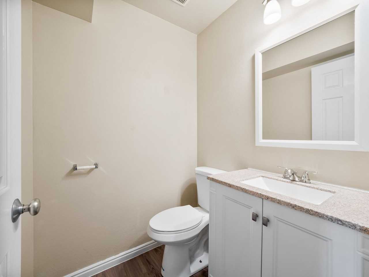 Cam-715 E 950 S Provo, UT 84606 - Photo 3 of 32