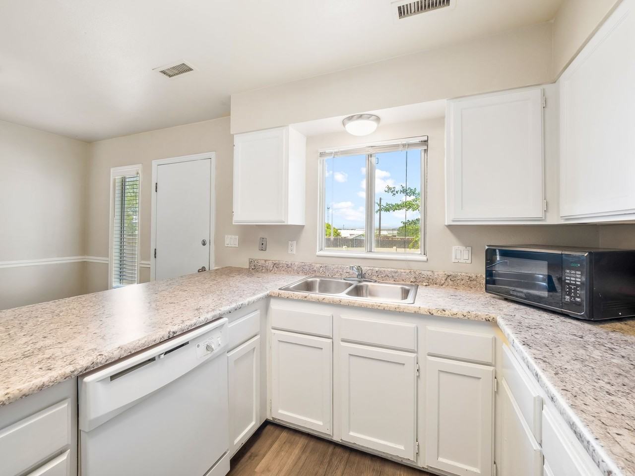 Cam-715 E 950 S Provo, UT 84606 - Photo 6 of 32