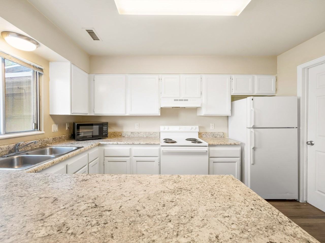 Cam-715 E 950 S Provo, UT 84606 - Photo 7 of 32