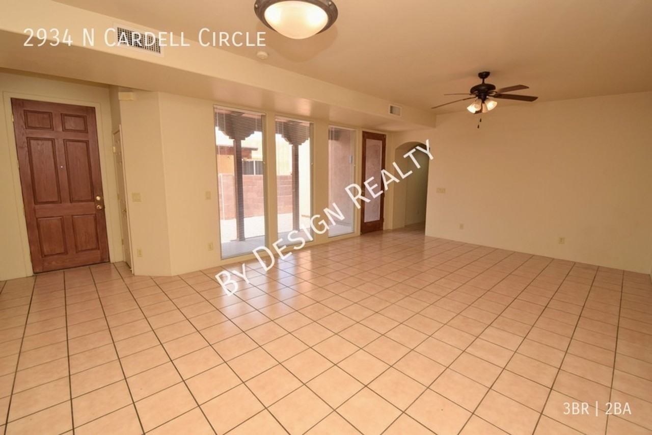 2934 N Cardell Cir - Photo 3 of 27
