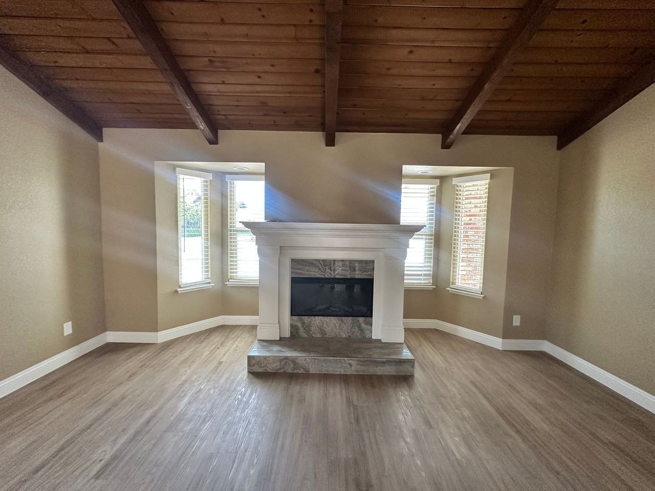 2322 E Vassar Dr - Photo 5 of 10