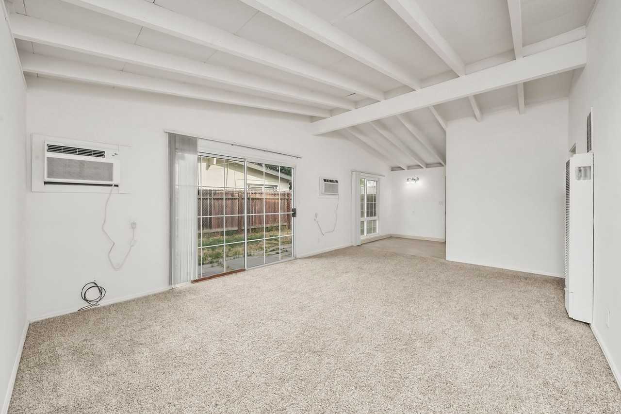 6436 Thomas Dr - Photo 2 of 14