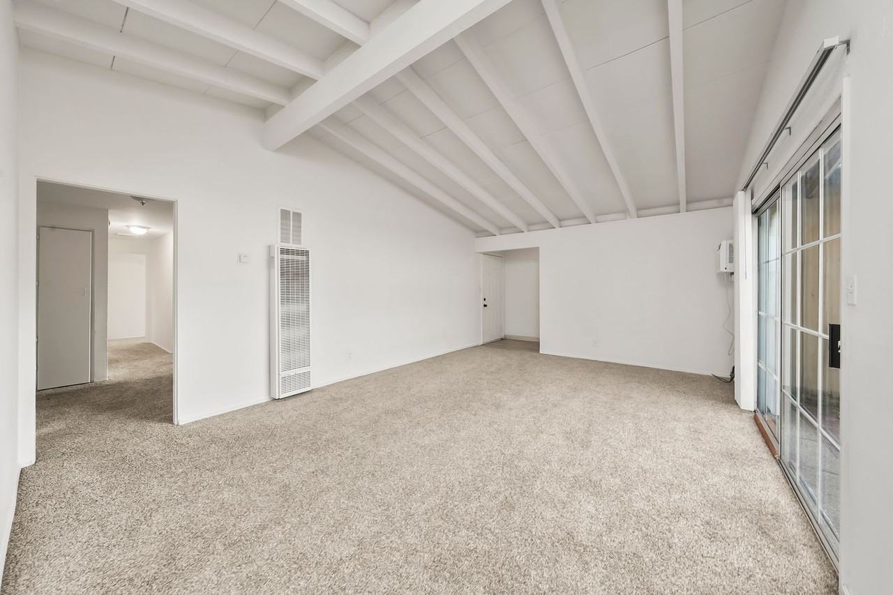 6436 Thomas Dr - Photo 4 of 14