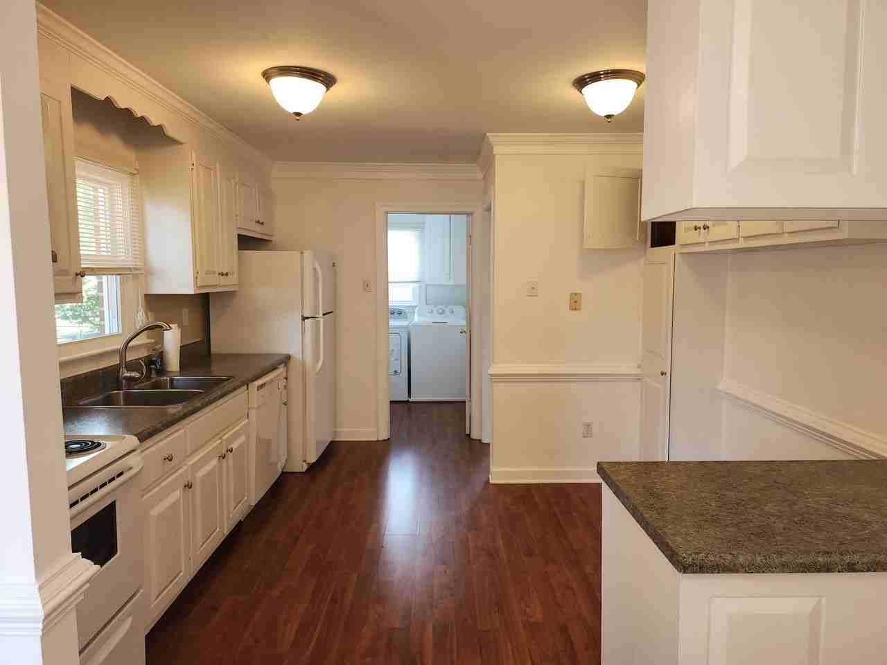 8402 Mcfaye Ave - Photo 3 of 34