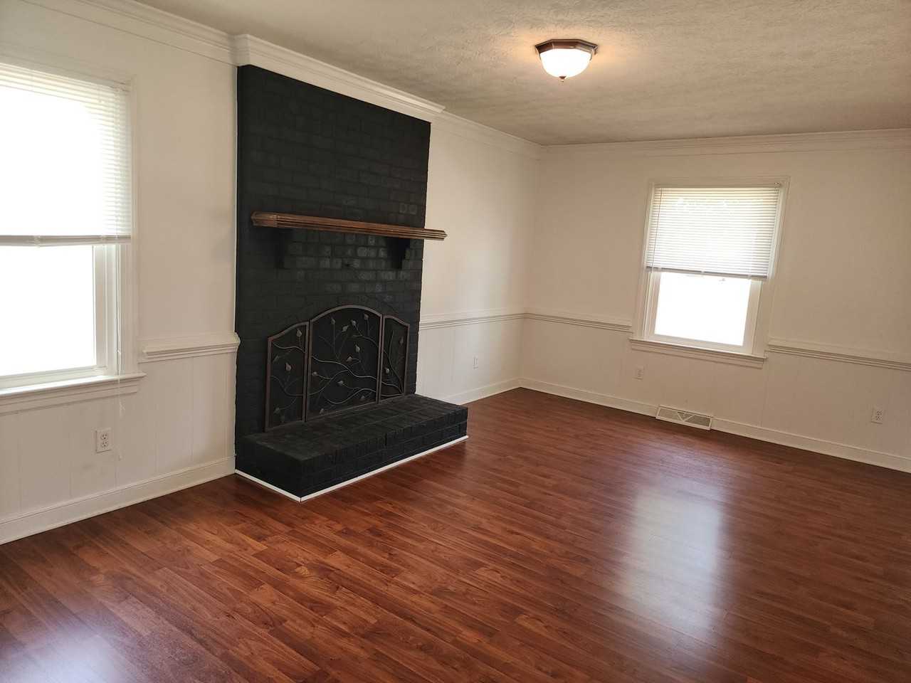 8402 Mcfaye Ave - Photo 6 of 34