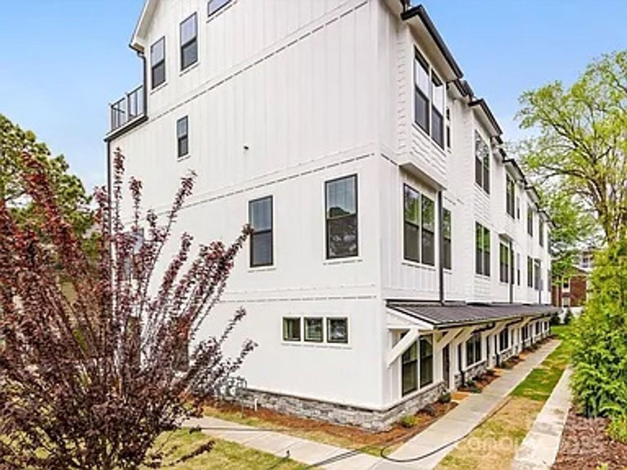 1405 Kenilworth Ave - Photo 2 of 37
