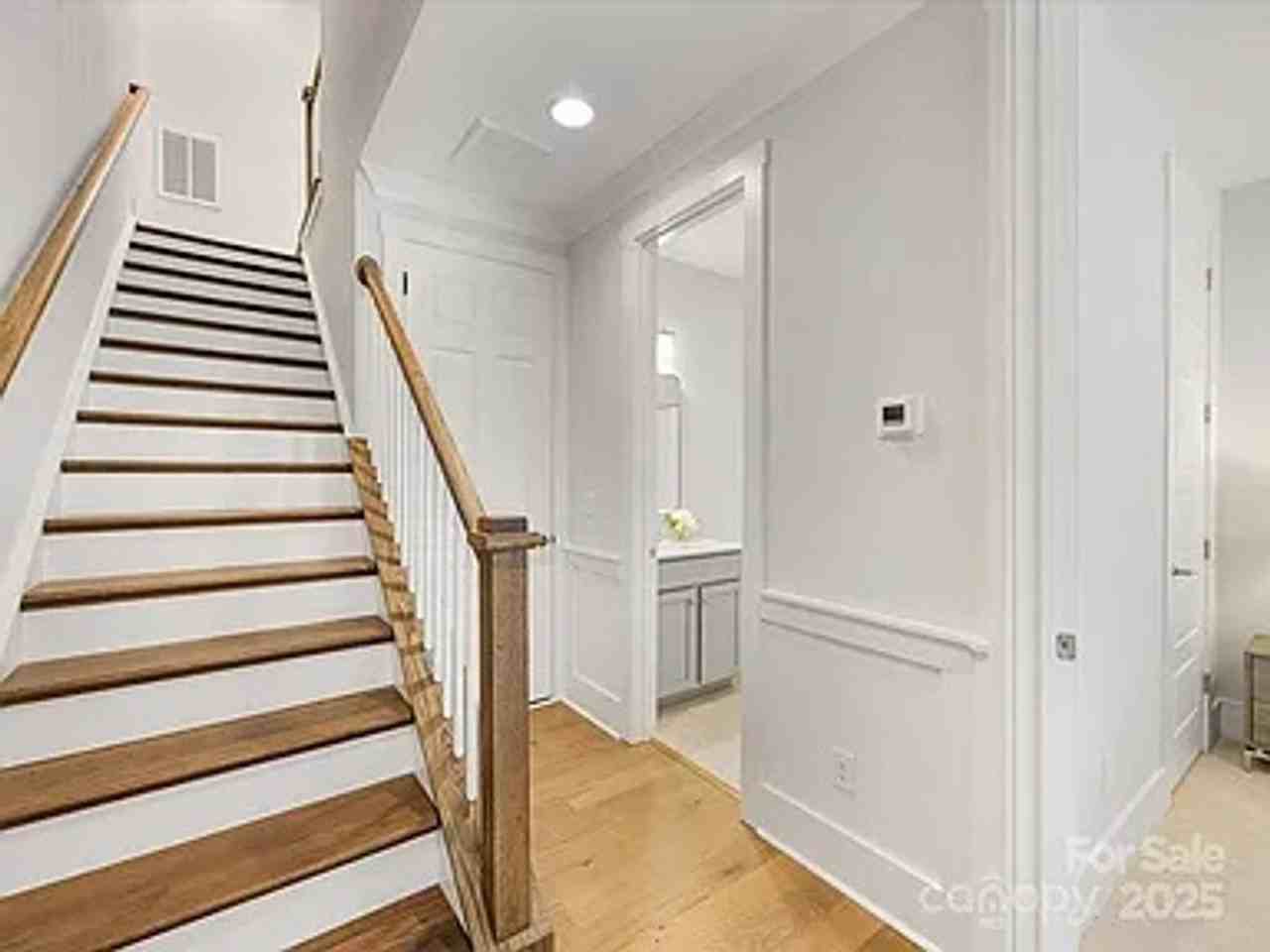 1405 Kenilworth Ave - Photo 3 of 37