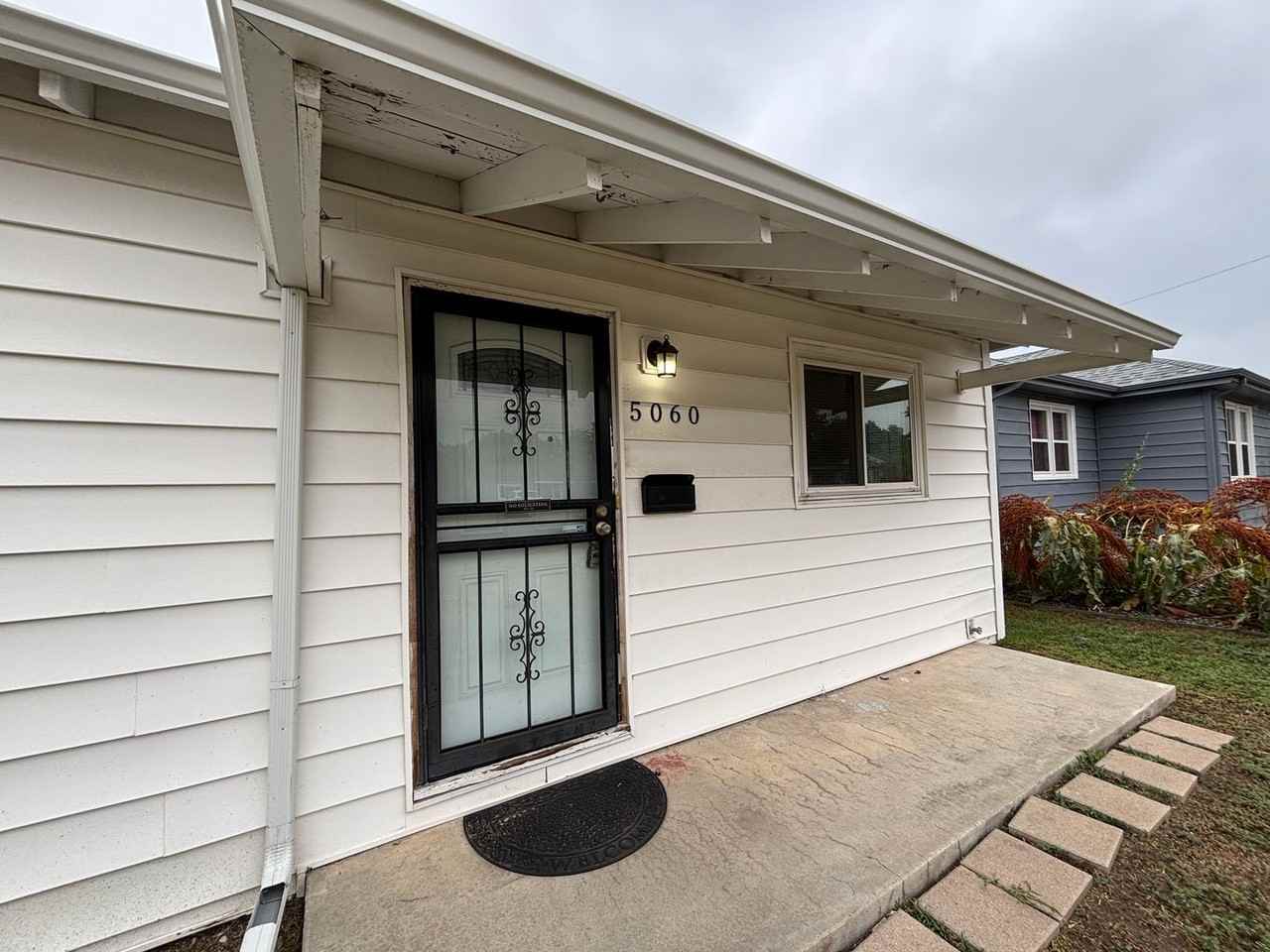 5060 Bryant St - Photo 3 of 15