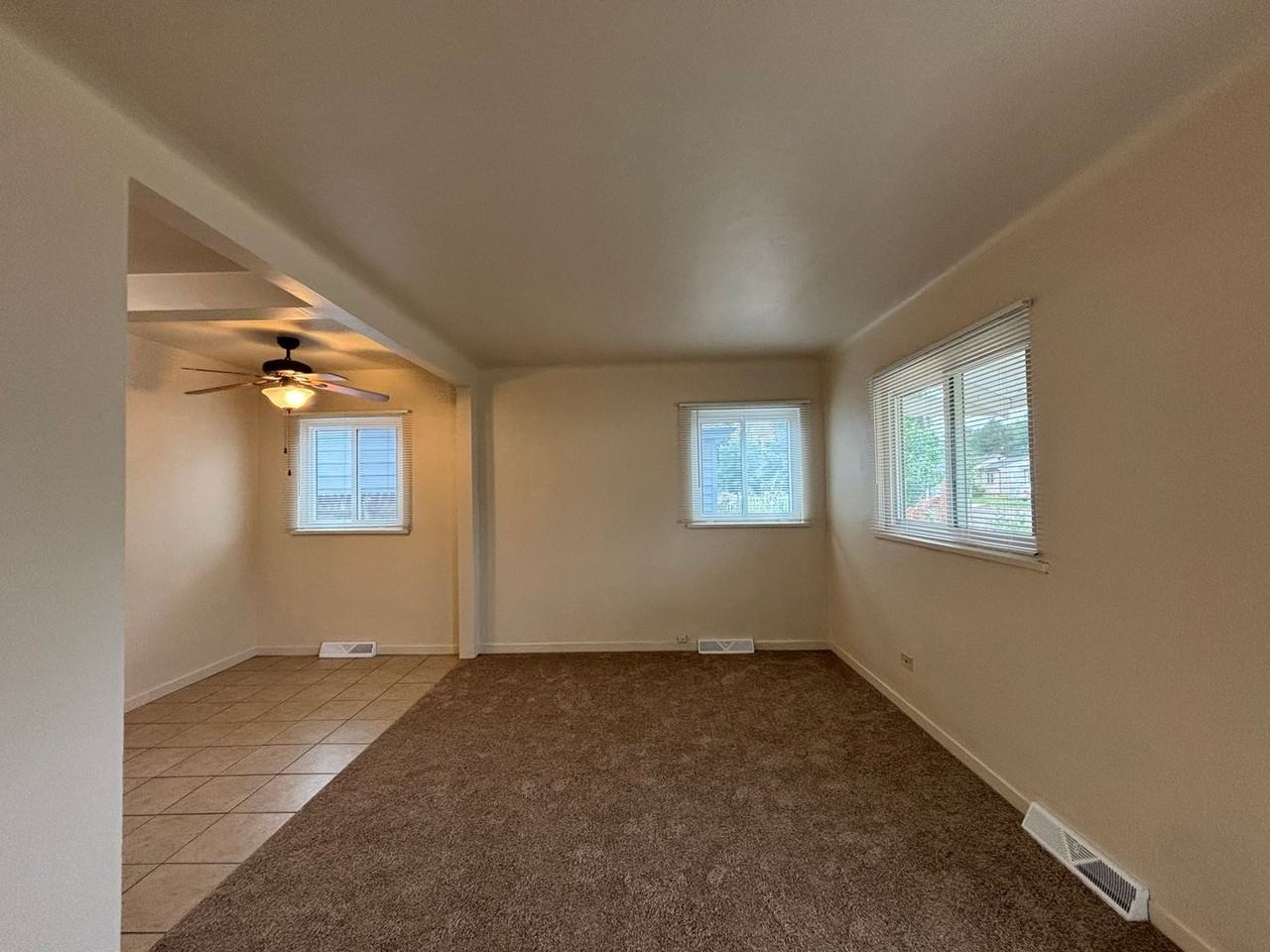 5060 Bryant St - Photo 4 of 15