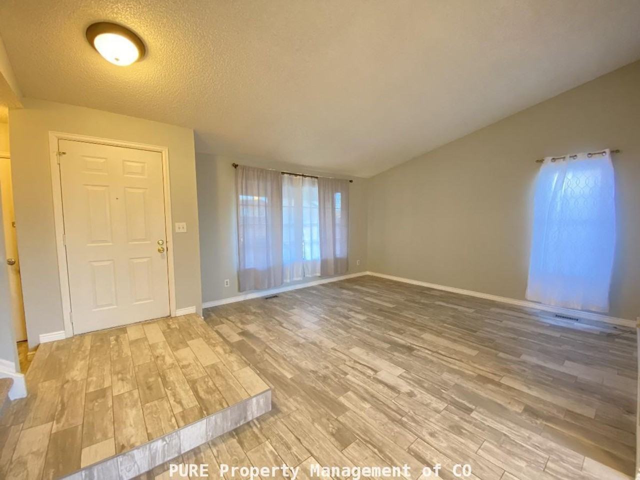 525 Southpark Rd - Photo 3 of 26