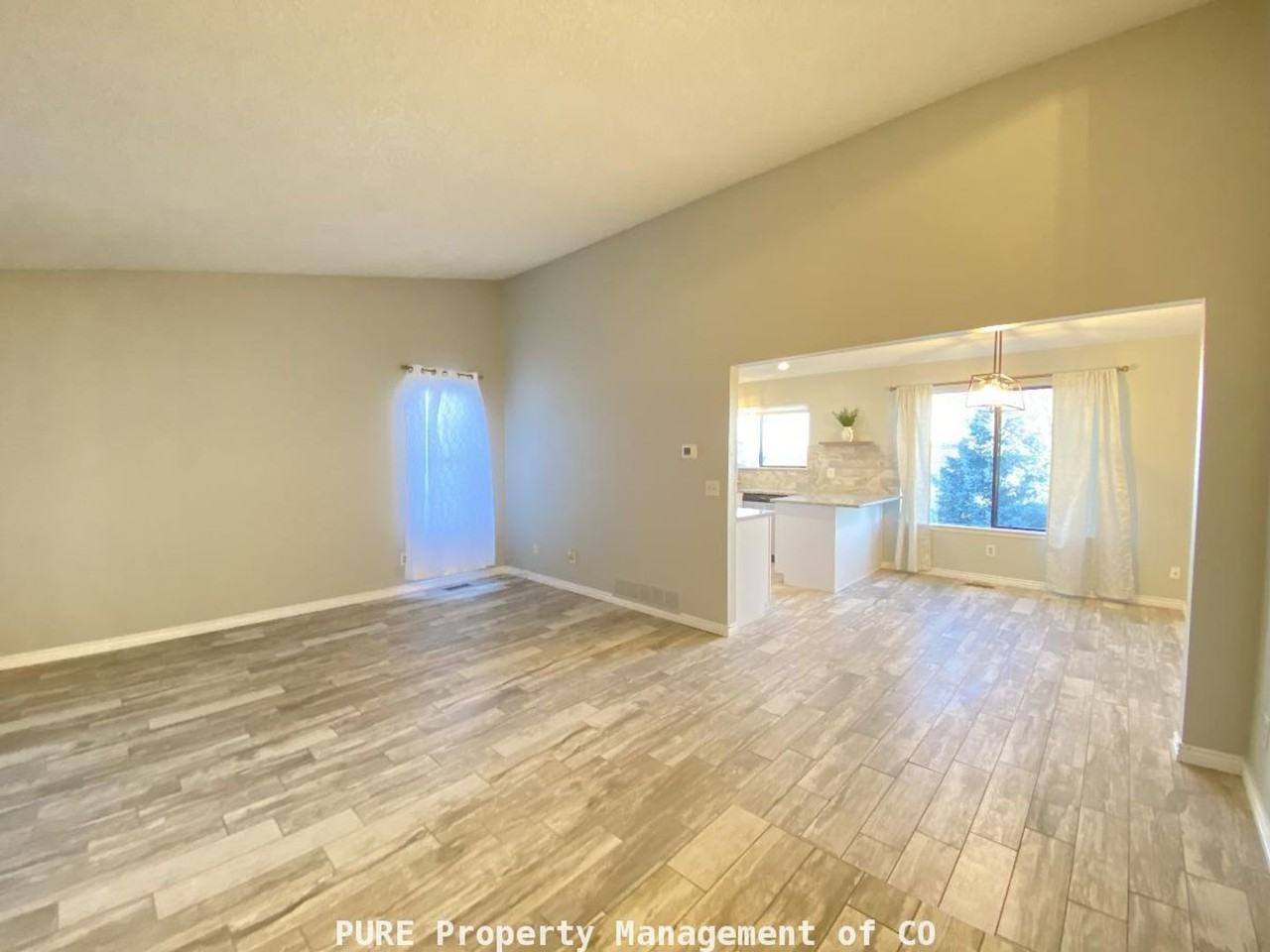 525 Southpark Rd - Photo 5 of 26
