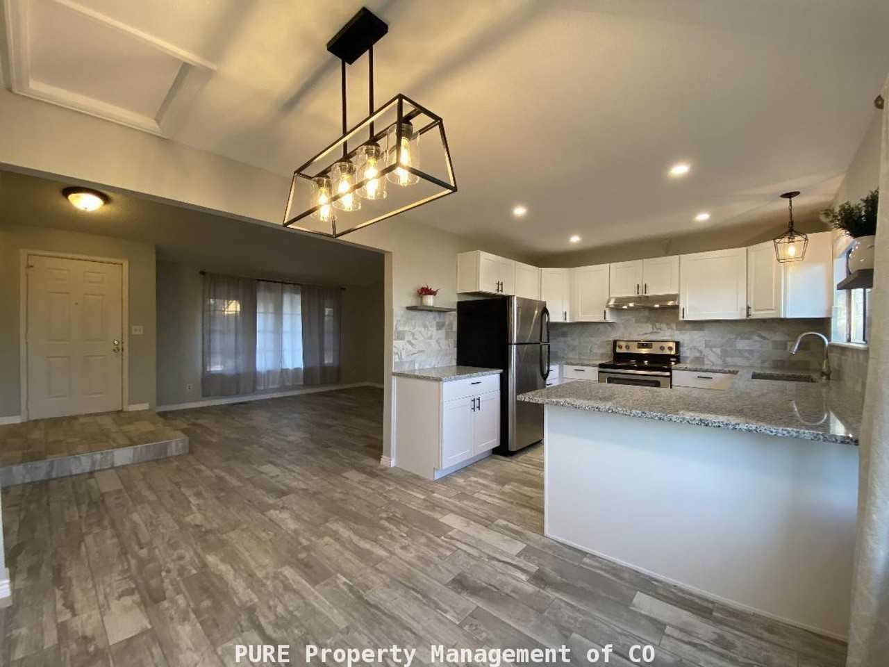 525 Southpark Rd - Photo 6 of 26
