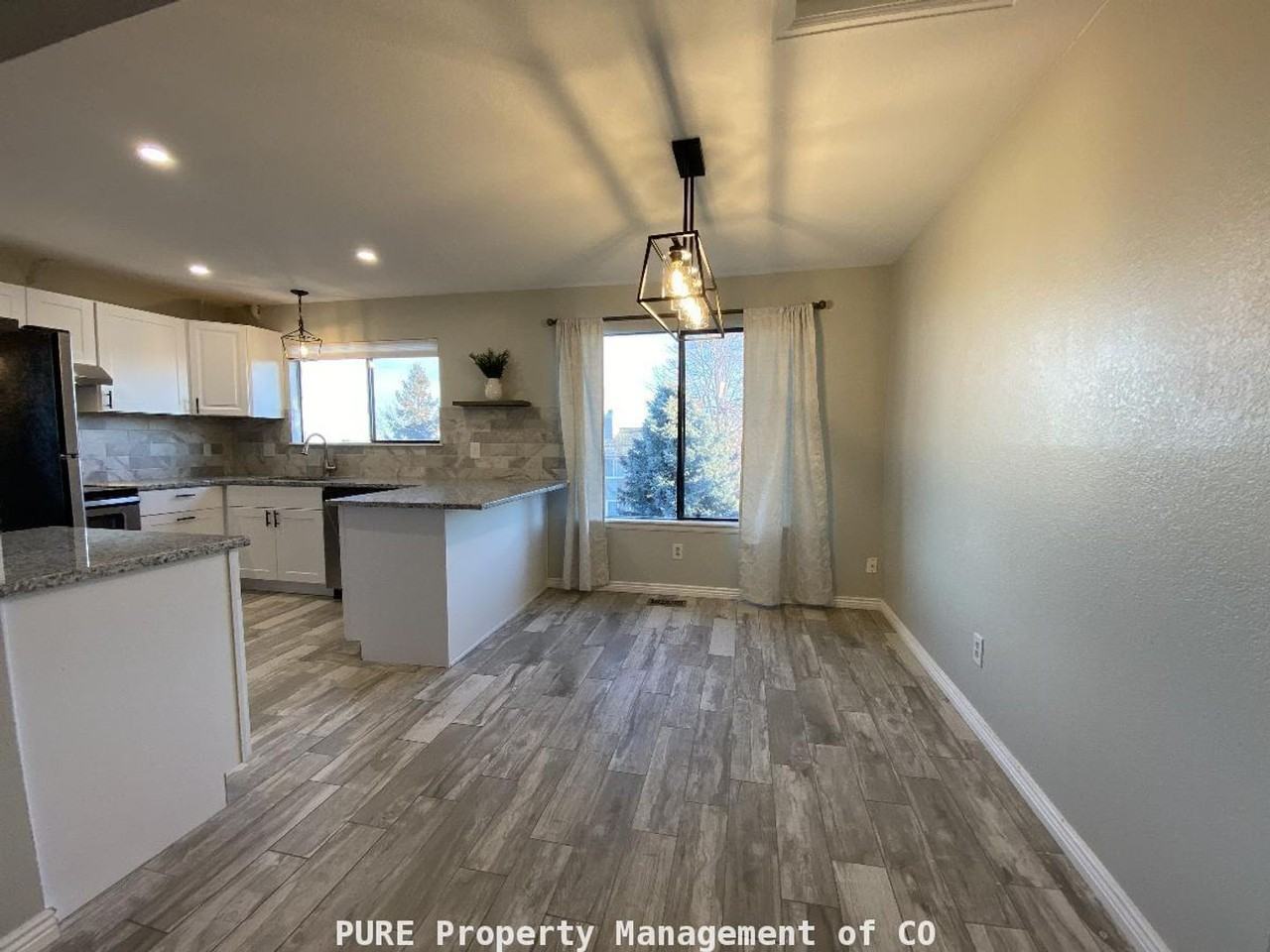 525 Southpark Rd - Photo 7 of 26